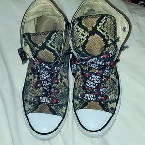 [11] Converse Chuck Taylor All Star '70 High Top Trainers In Digital Snake Print